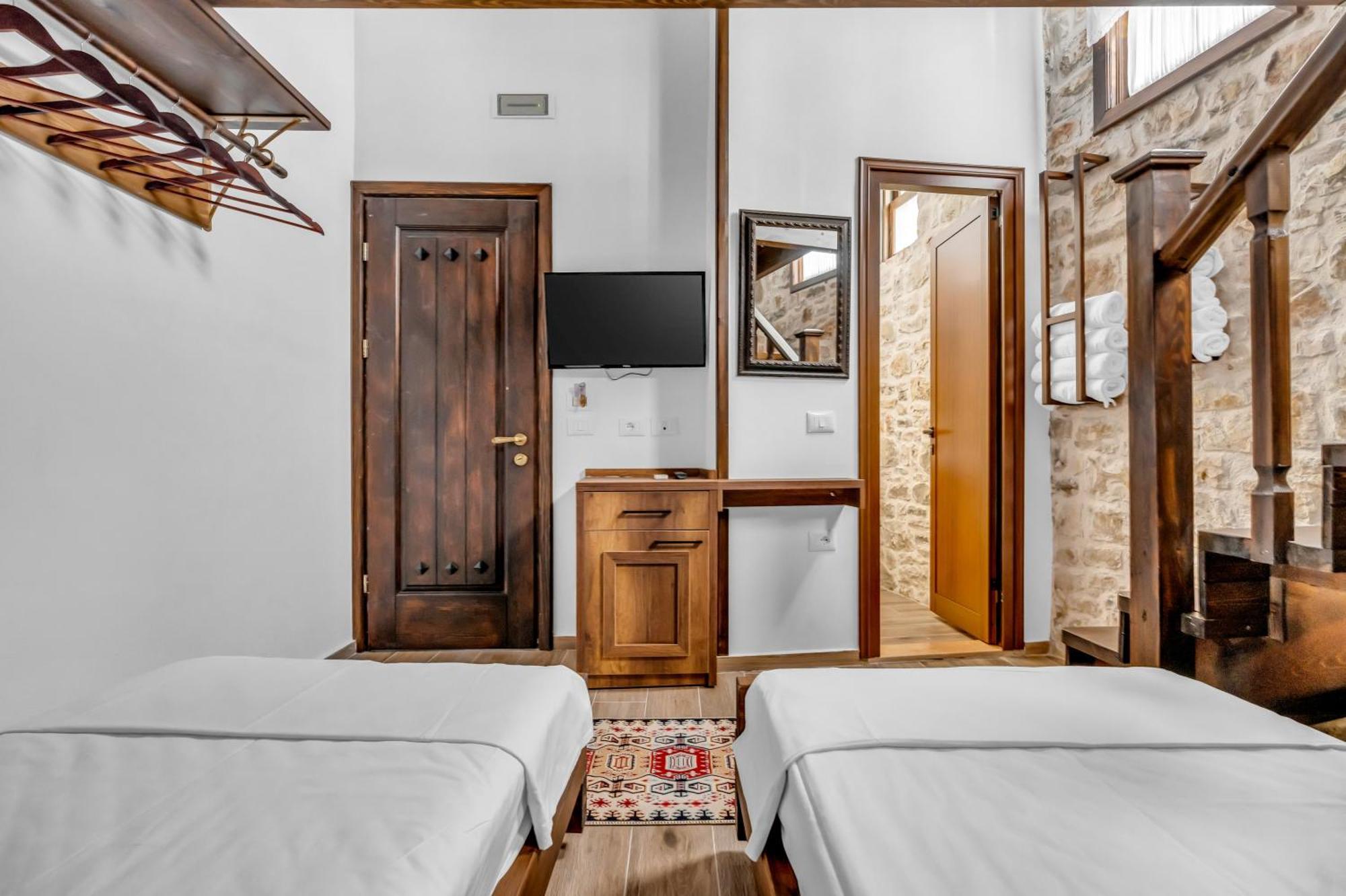 Hotel Bohem Berat Buitenkant foto