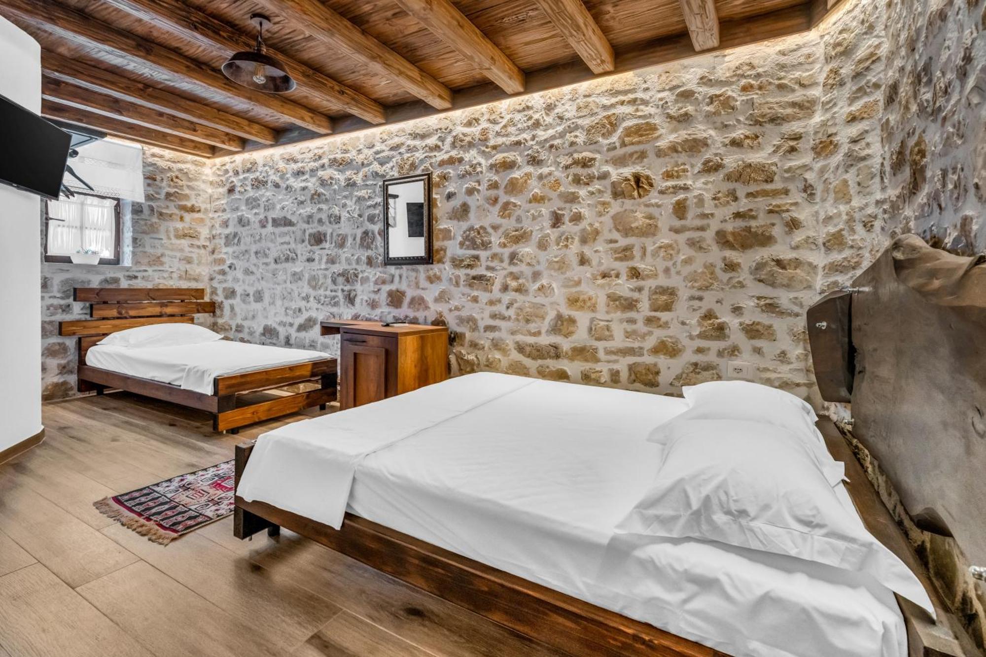 Hotel Bohem Berat Buitenkant foto
