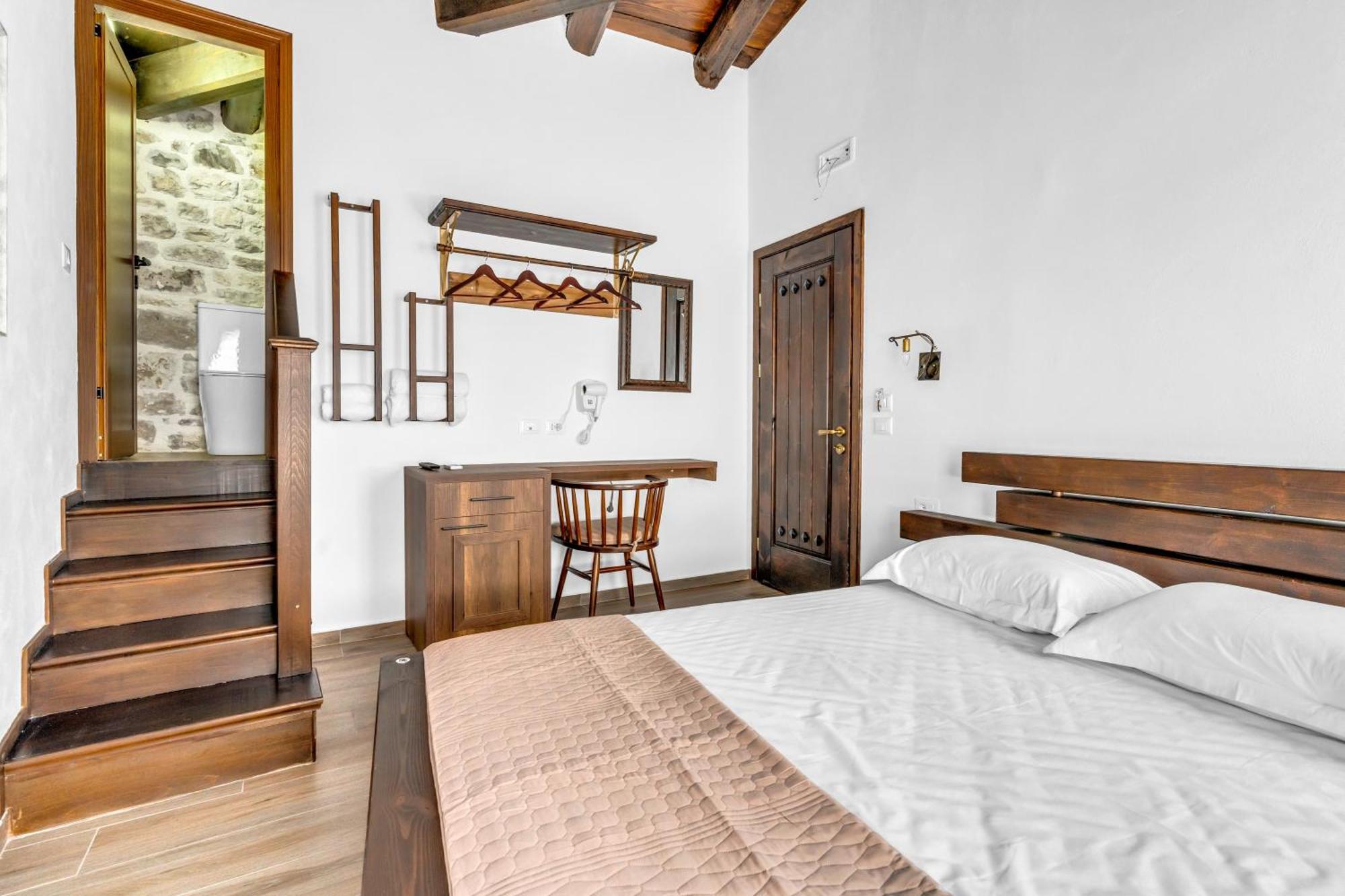 Hotel Bohem Berat Buitenkant foto